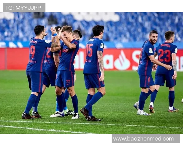 帕德伯恩与汉堡激战正酣比分揭晓精彩瞬间回顾